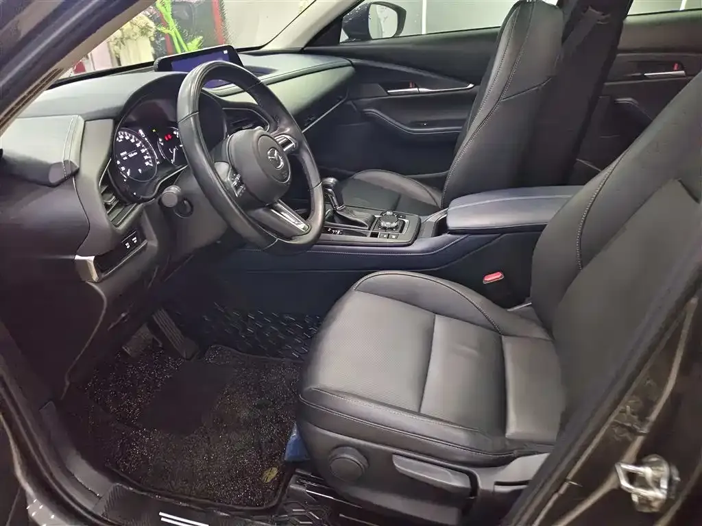 Mazda CX-30 2022 из CN, фото 8