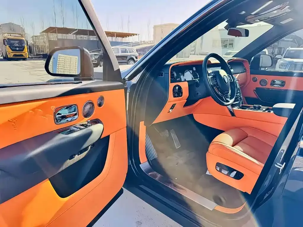Rolls-Royce Cullinan 2023 из CN, фото 2