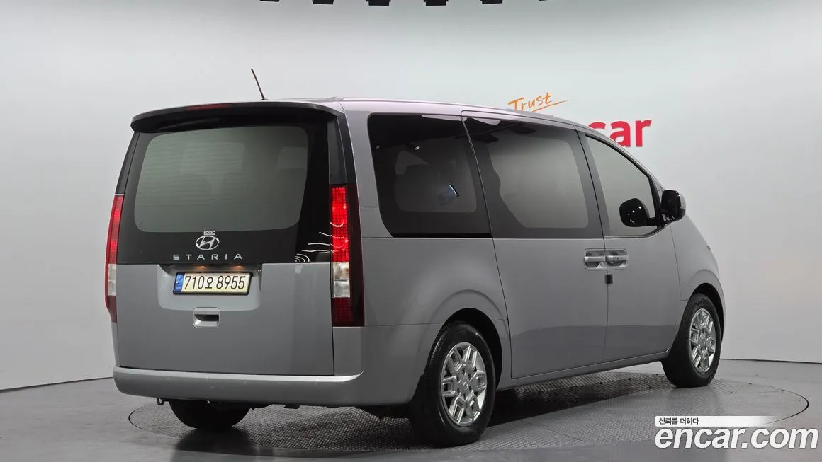 Hyundai Staria — фото 2