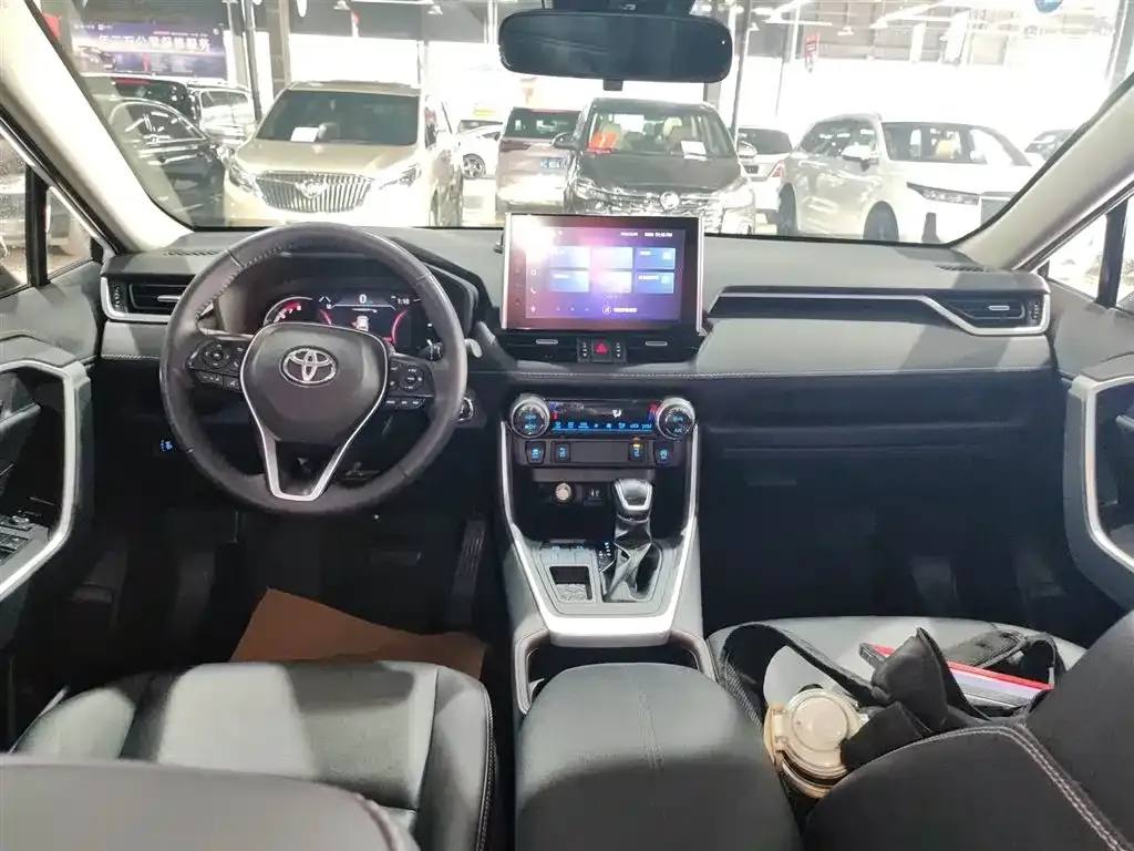 Toyota RAV4 2023 из CN, фото 10