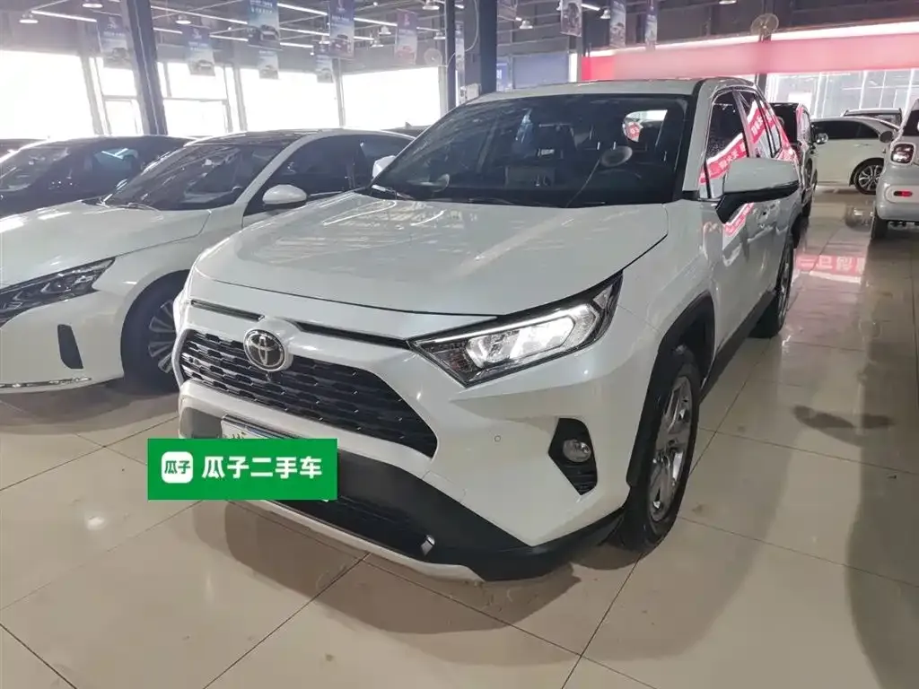Toyota RAV4 2023 из CN, фото 9