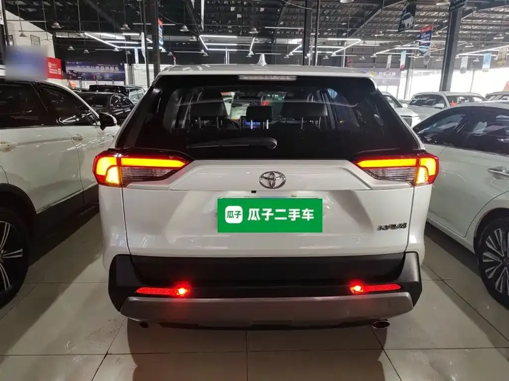 Toyota RAV4 2023 из CN, фото 7