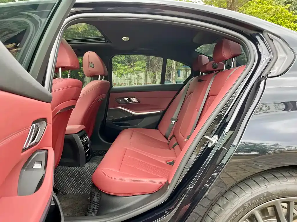BMW 3 Series 2024 из CN, фото 9