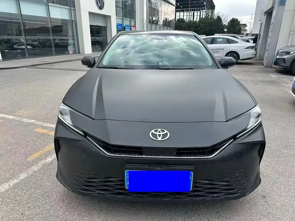 Toyota Camry — фото 6