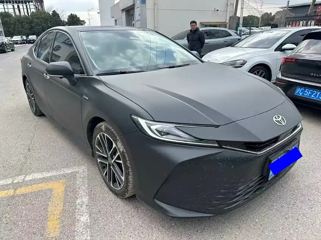 Toyota Camry — фото 8