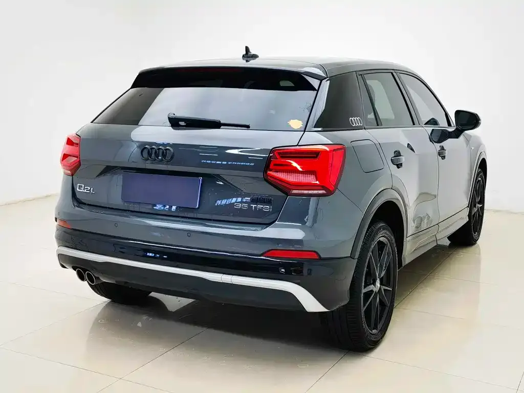 Audi Q2L — фото 5