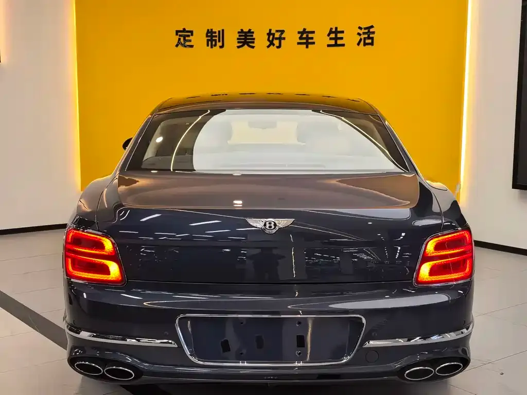Bentley Flying Spur — фото 4