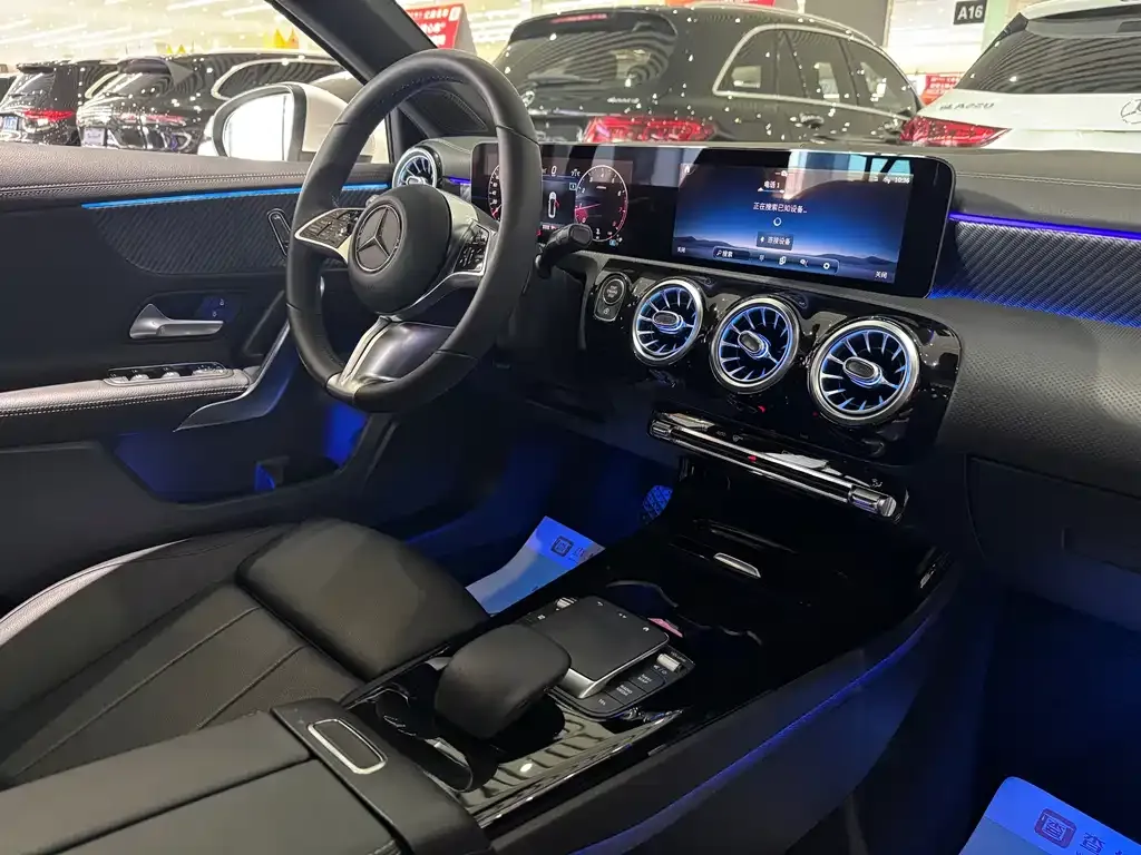 Mercedes-Benz A-Class — фото 10