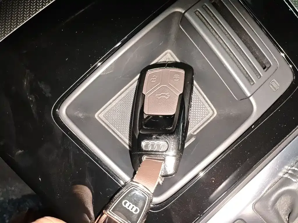 Audi Q5L 2023 из CN, фото 9
