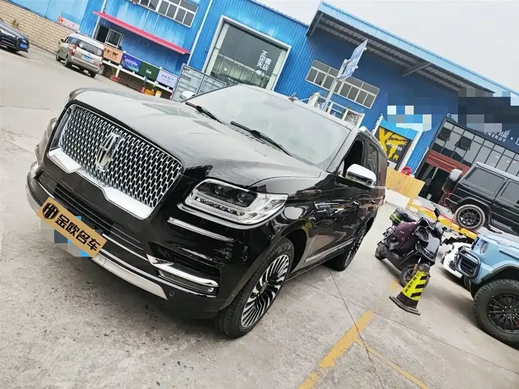 Lincoln Navigator — фото 1