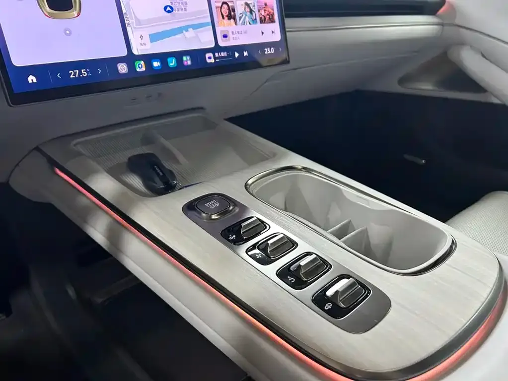 Xiaomi SU7 2025 из CN, фото 7