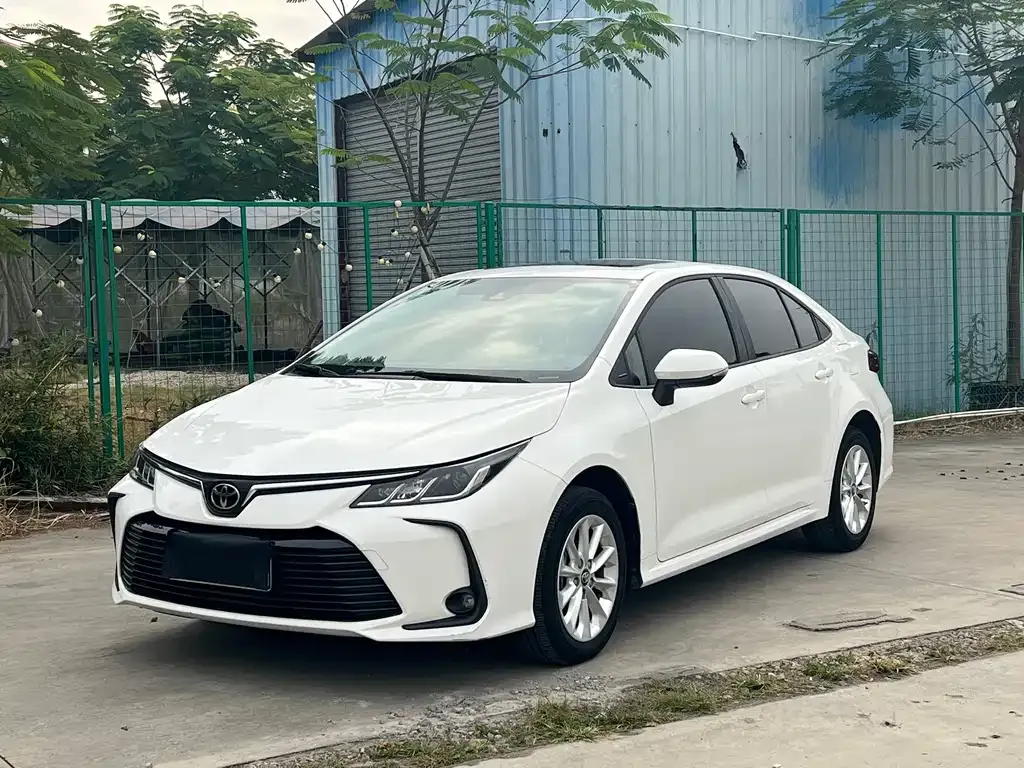 Toyota Corolla — фото 1