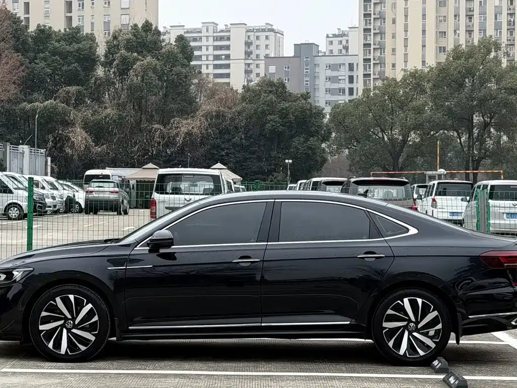 Volkswagen Passat — фото 9