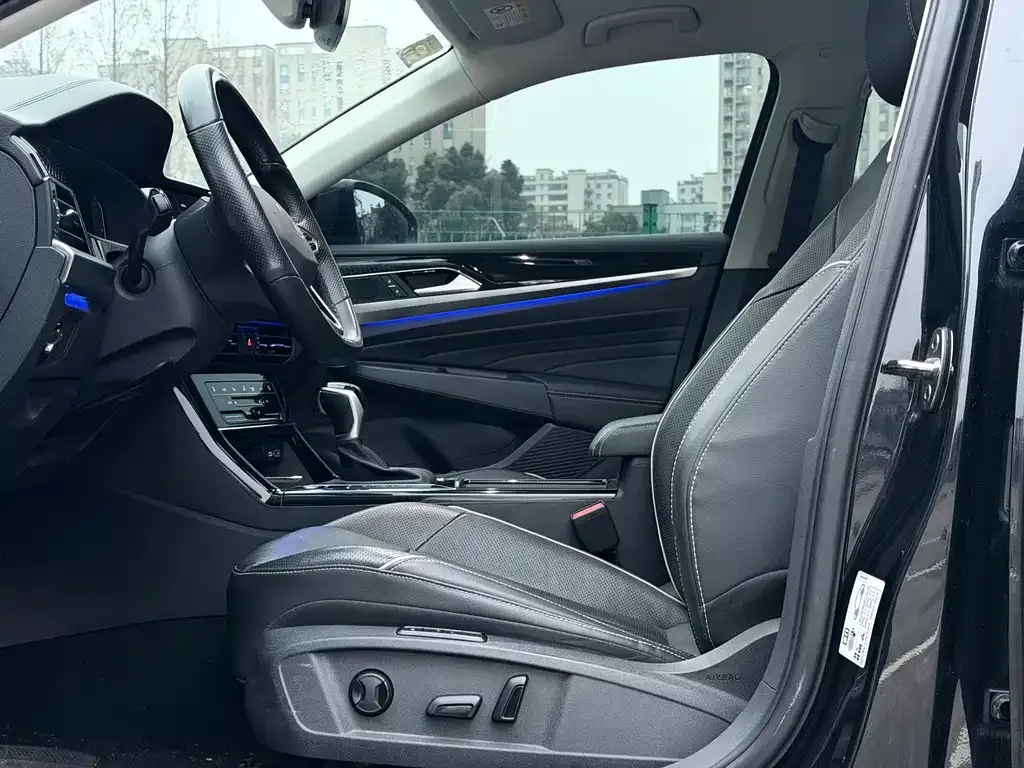 Volkswagen Passat — фото 8