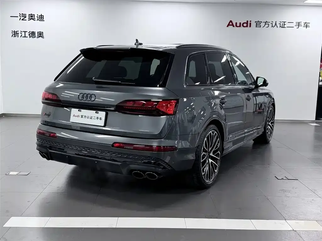Audi SQ7 2024 из CN, фото 7