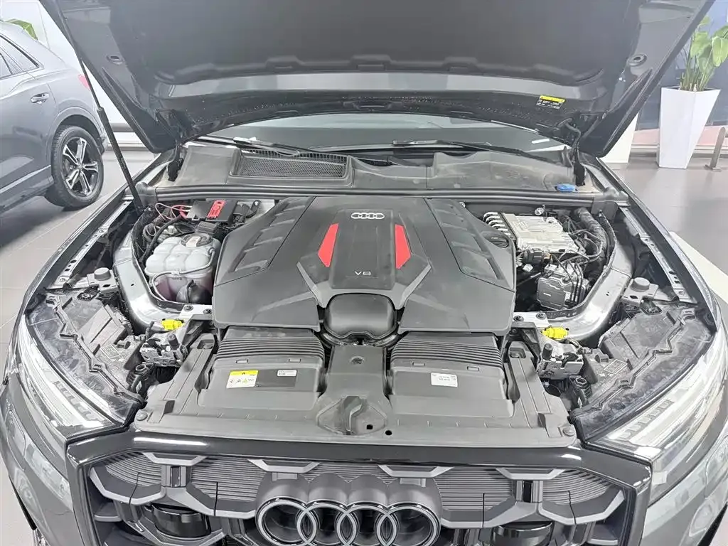 Audi SQ7 2024 из CN, фото 9