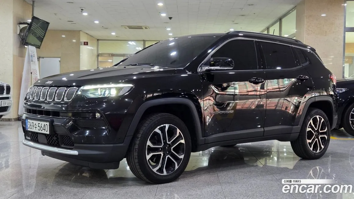 Jeep Compass — фото 1