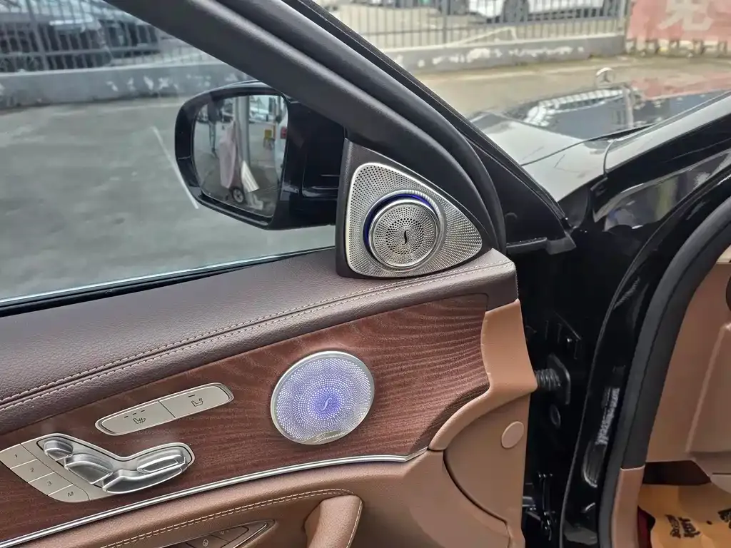 Mercedes-Benz E-Class 2023 из CN, фото 3