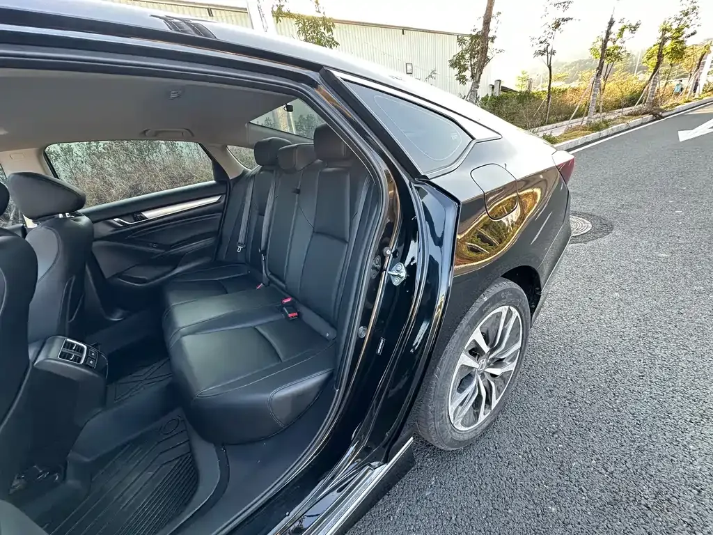 Honda Accord 2022 из CN, фото 10