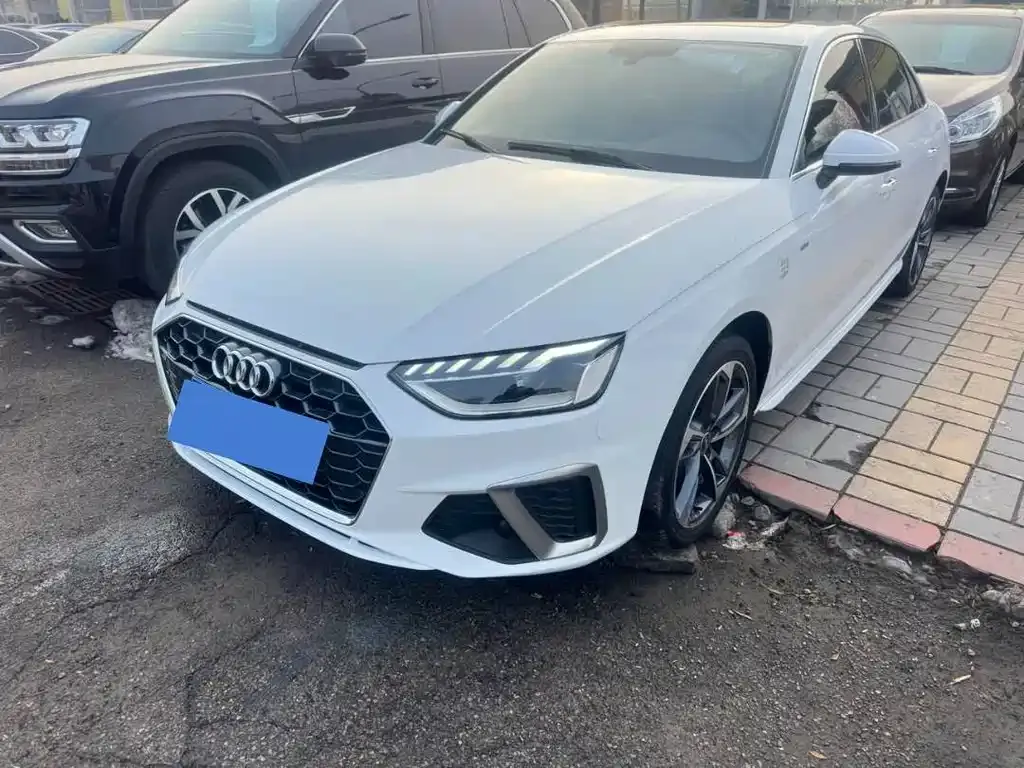 Audi A4L 2022 из CN, фото 1