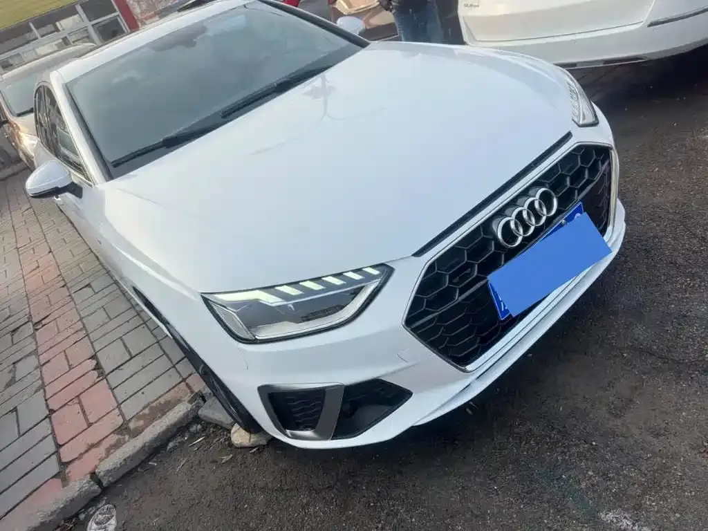 Audi A4L 2022 из CN, фото 6
