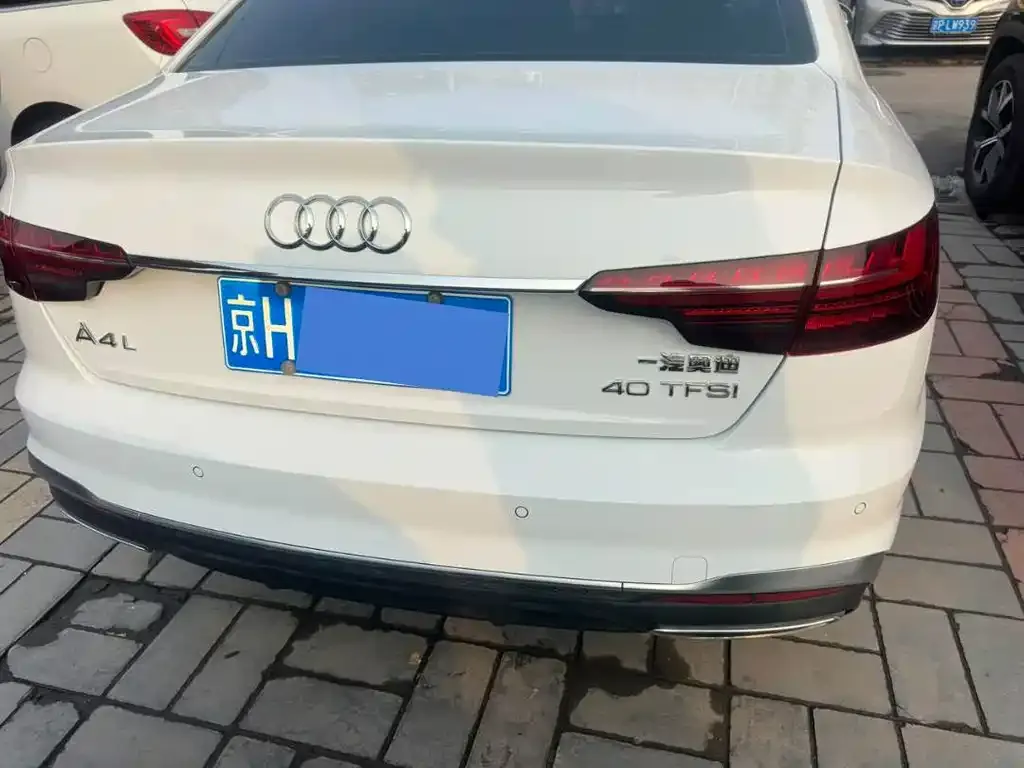 Audi A4L 2022 из CN, фото 2