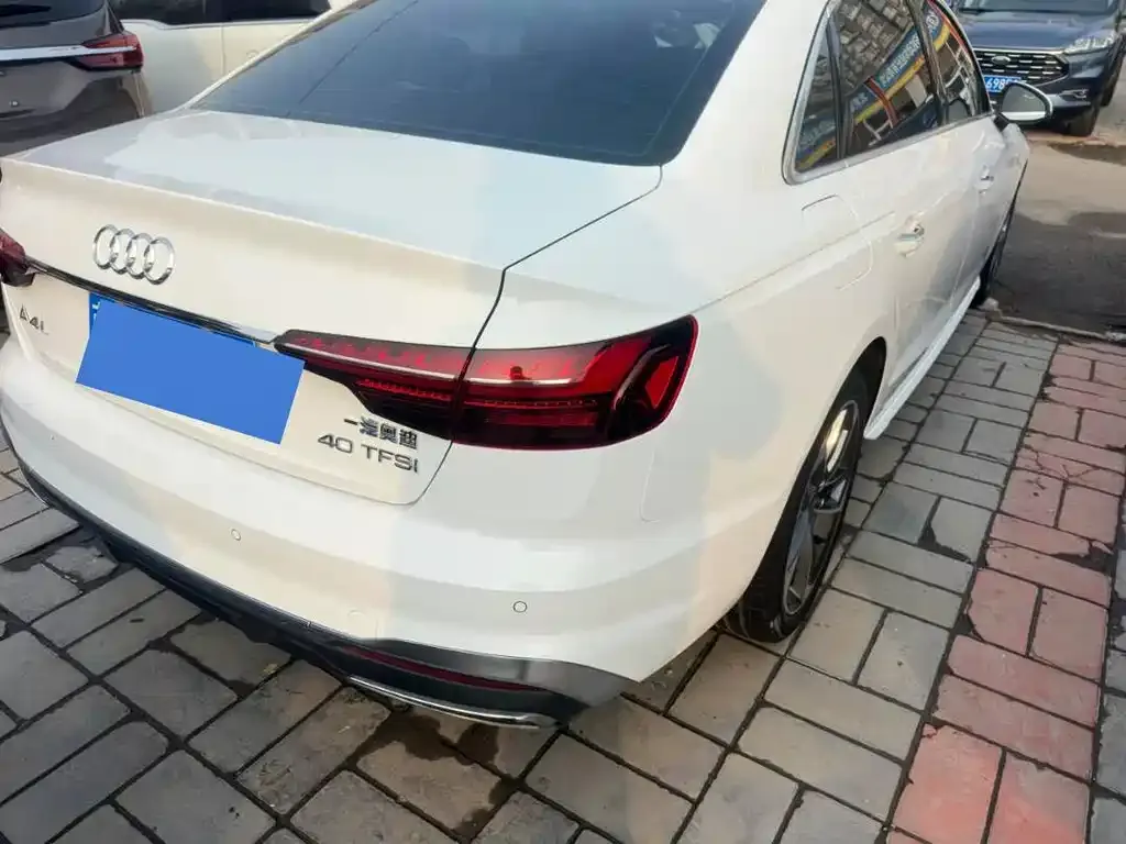 Audi A4L 2022 из CN, фото 7
