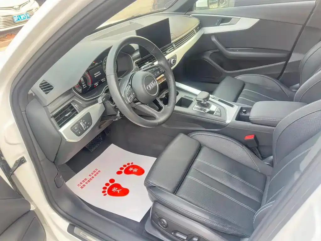 Audi A4L 2022 из CN, фото 4