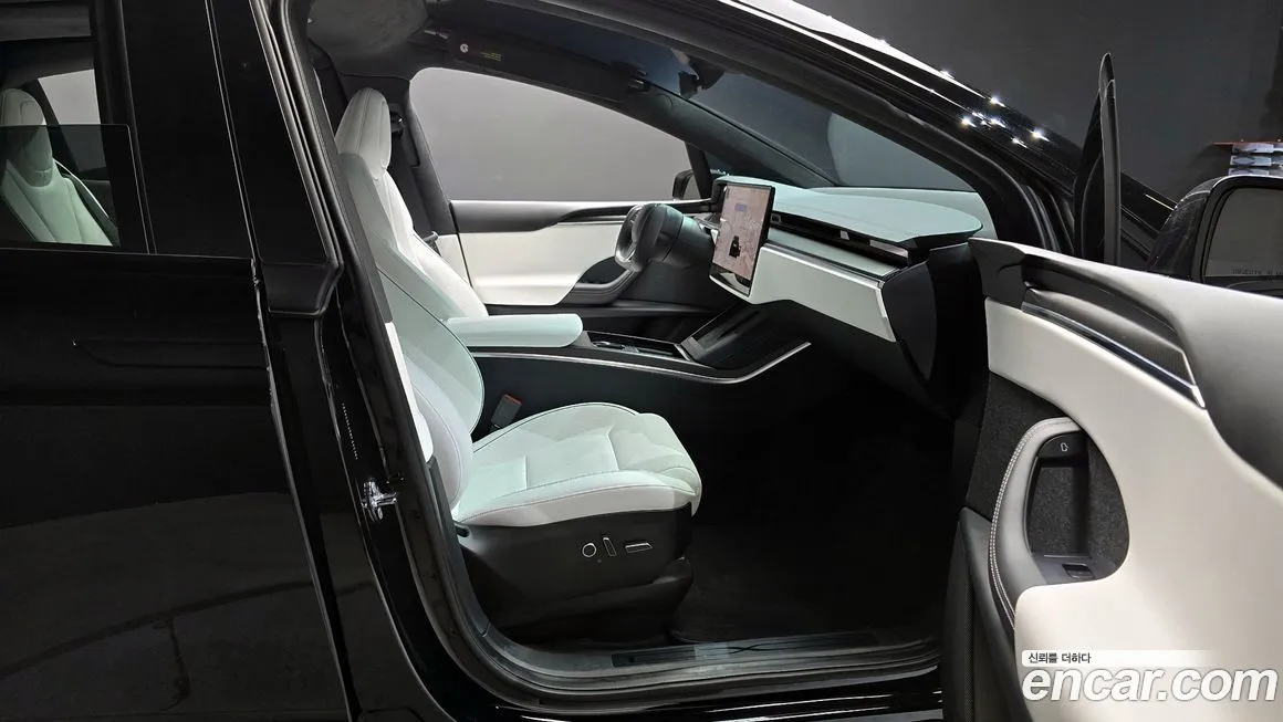 Tesla Model X 2024 из KR, фото 10