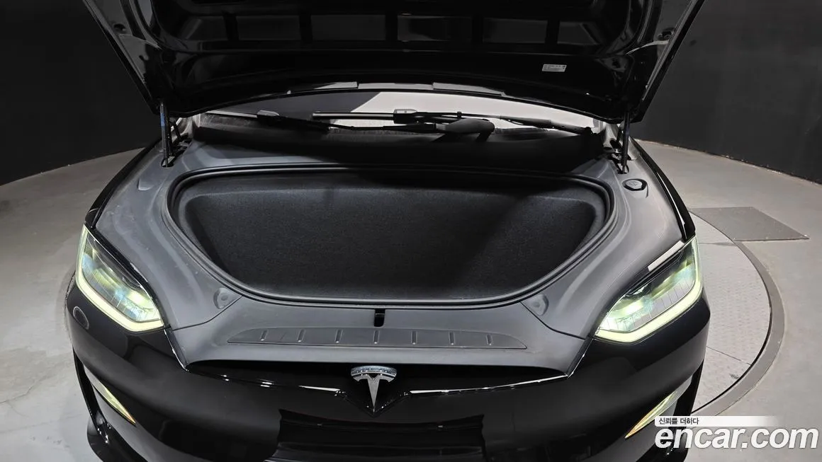 Tesla Model X 2024 из KR, фото 6