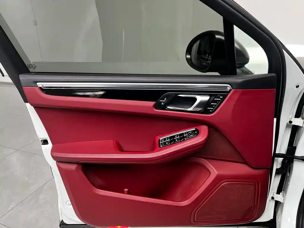 Porsche Macan 2022 из CN, фото 3