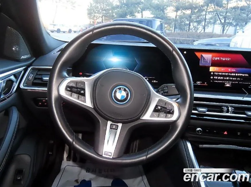 BMW i4 — фото 10