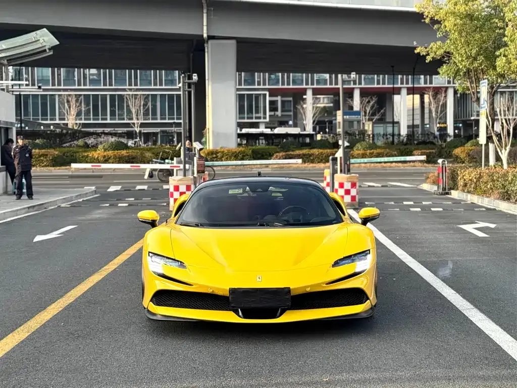 Ferrari SF90 2023 из CN, фото 1