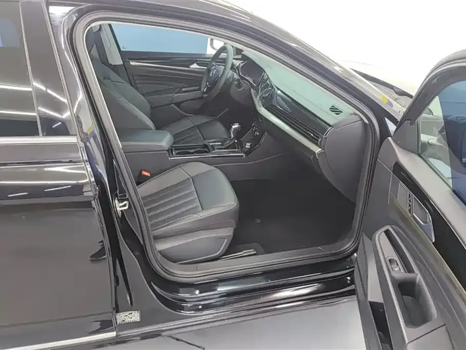 Volkswagen Passat — фото 8
