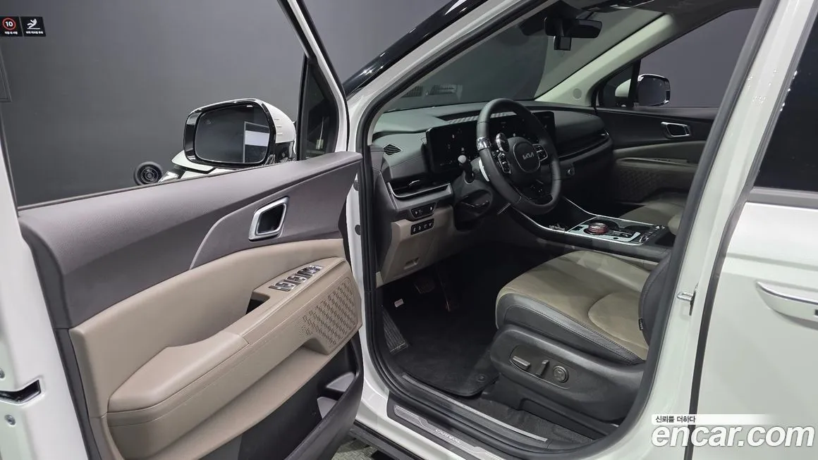 Kia Carnival — фото 10