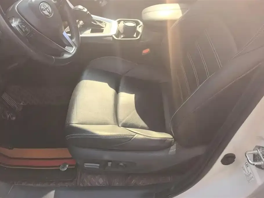 Toyota Wildlander 2022 из CN, фото 9