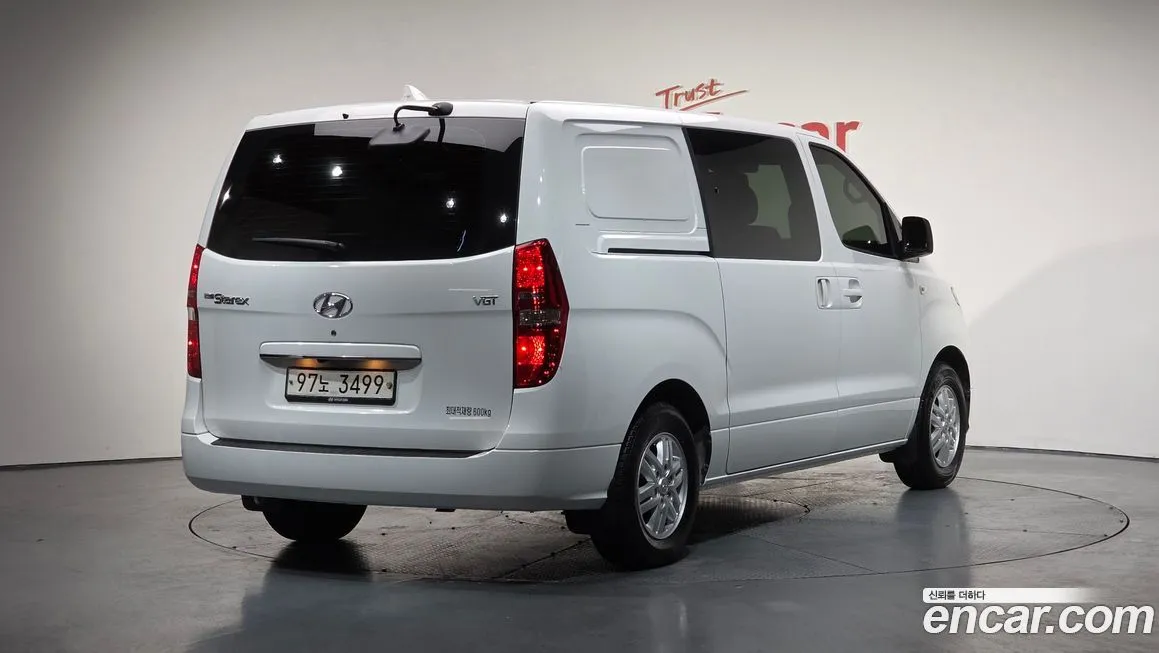 Hyundai Starex — фото 3