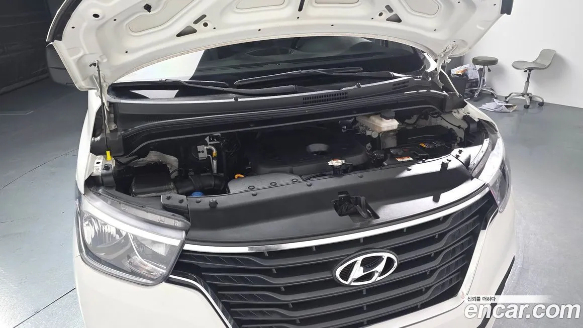Hyundai Starex — фото 10