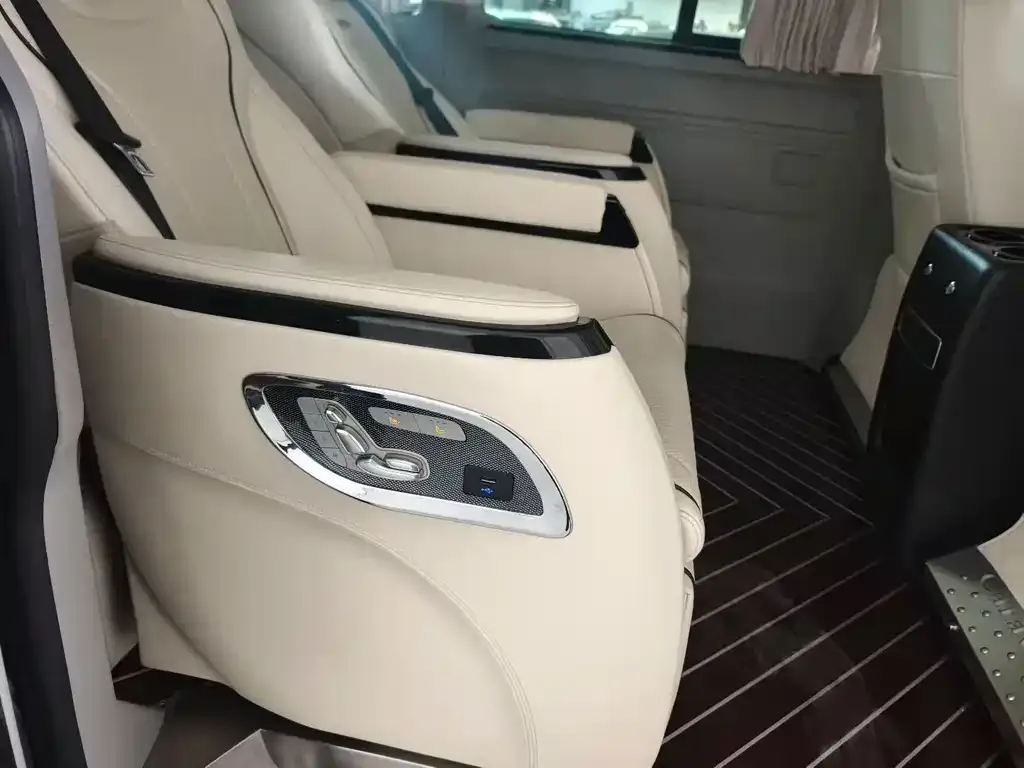 Volkswagen Caravelle 2021 из CN, фото 8