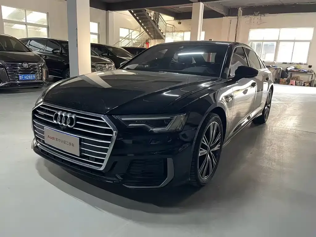 Audi A6L — фото 1