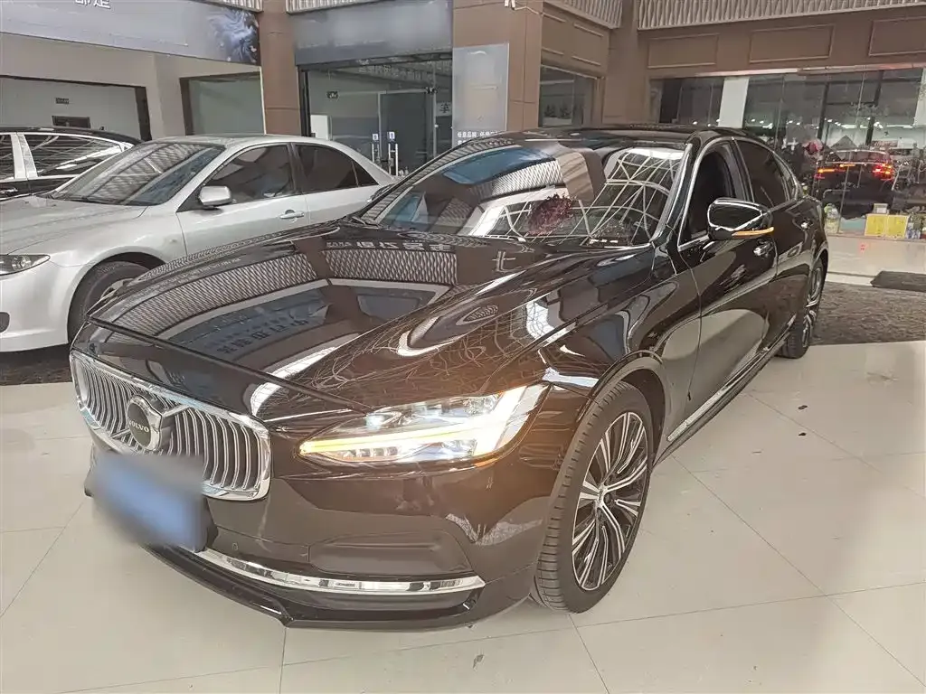 Volvo S90 — фото 1