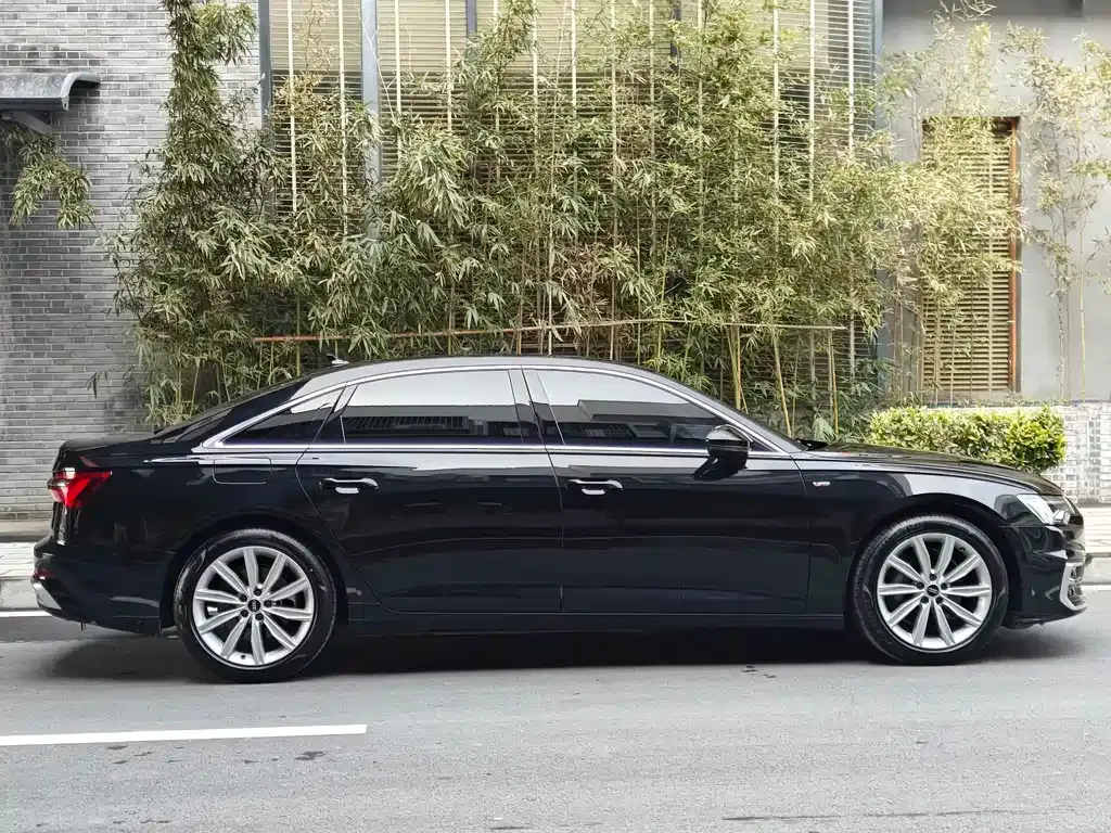 Audi A6L 2023 из CN, фото 6