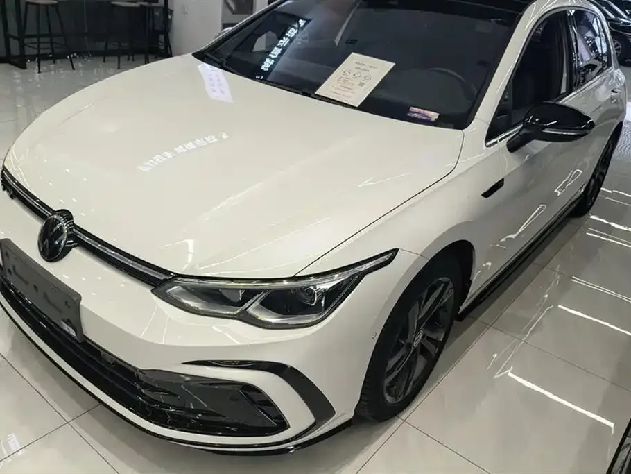 Volkswagen Golf 2023 из CN, фото 1