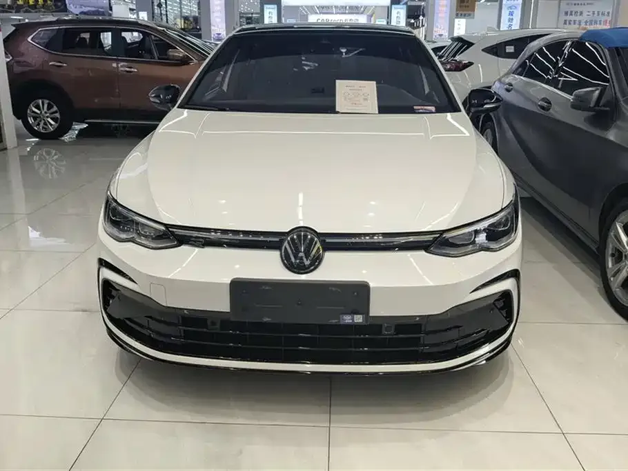 Volkswagen Golf 2023 из CN, фото 7