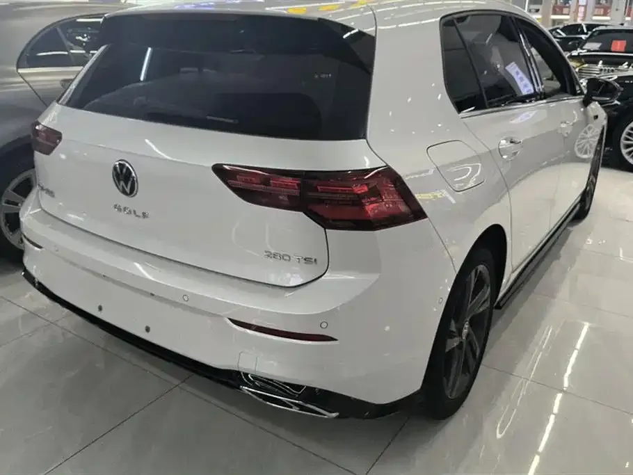 Volkswagen Golf 2023 из CN, фото 9