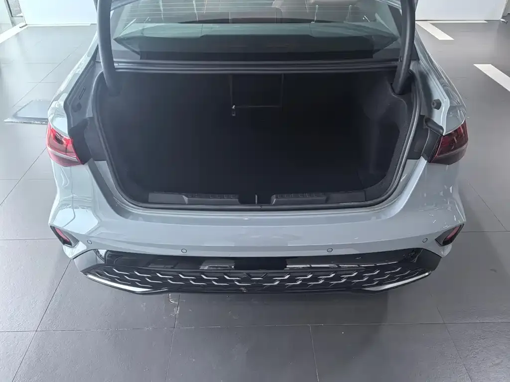 Audi A3 2024 из CN, фото 3