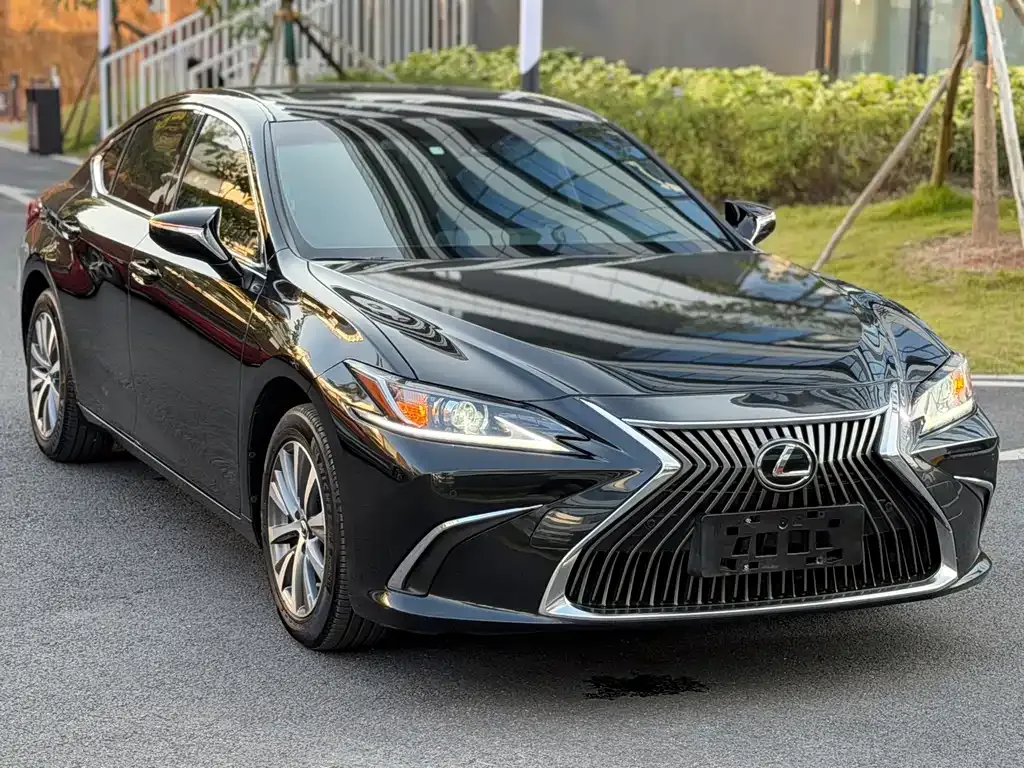 Lexus ES 2021 из CN, фото 1