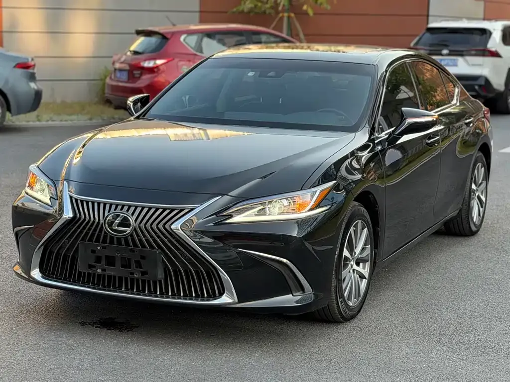 Lexus ES 2021 из CN, фото 8