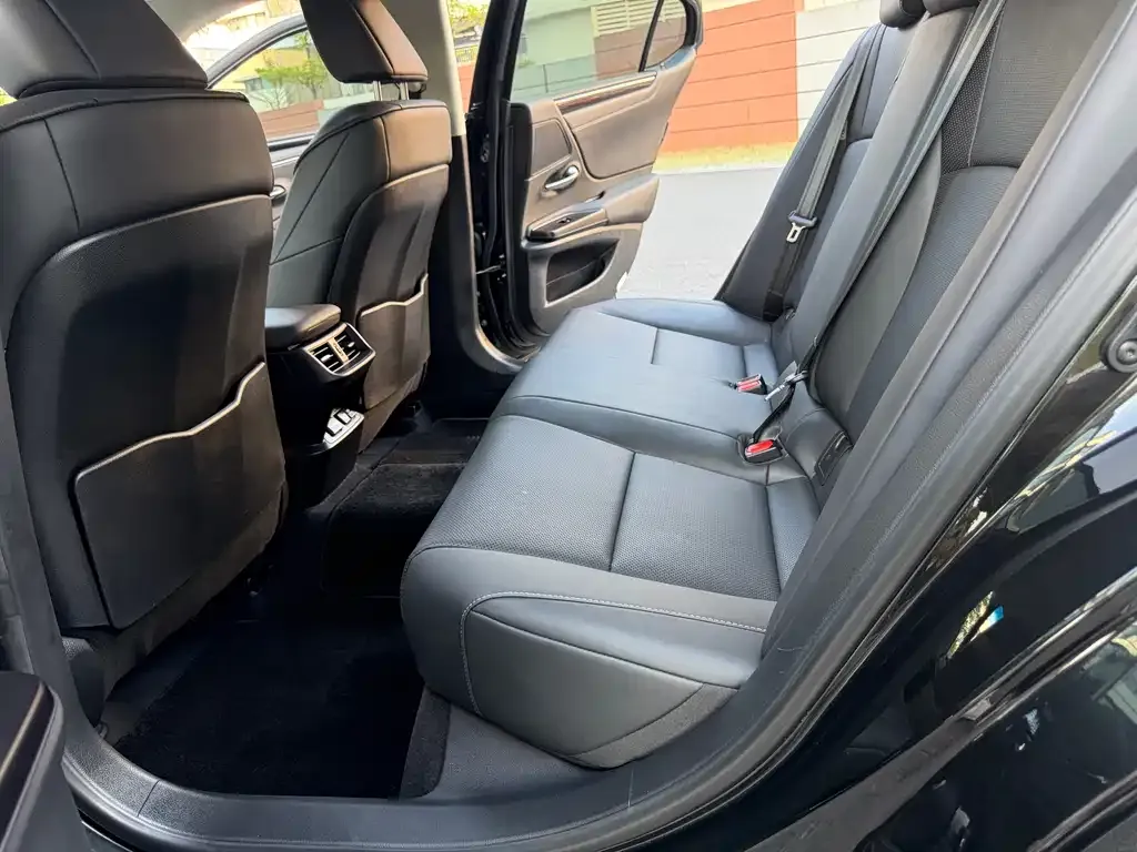 Lexus ES 2021 из CN, фото 3