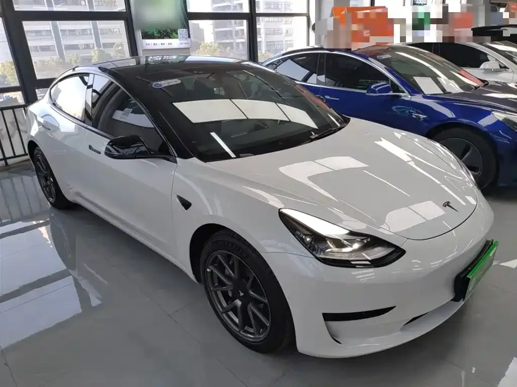 Tesla Model 3 — фото 8